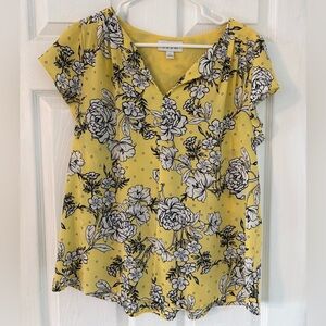 ELLE Yellow Floral Blouse Size Large Flutter Sleeve Top